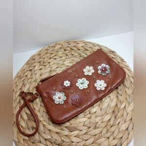 Nine West floral wristlet wallet